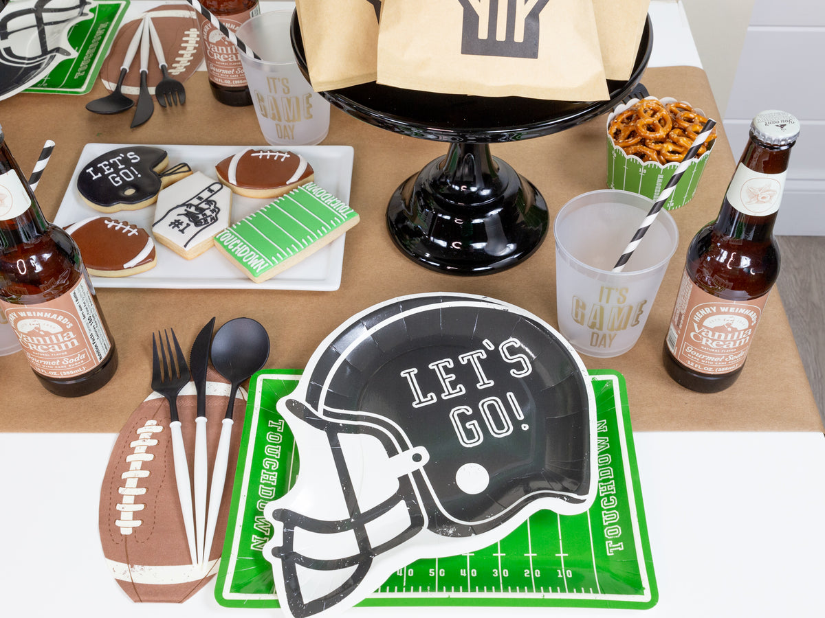 Football Field Lunch Plates 8ct