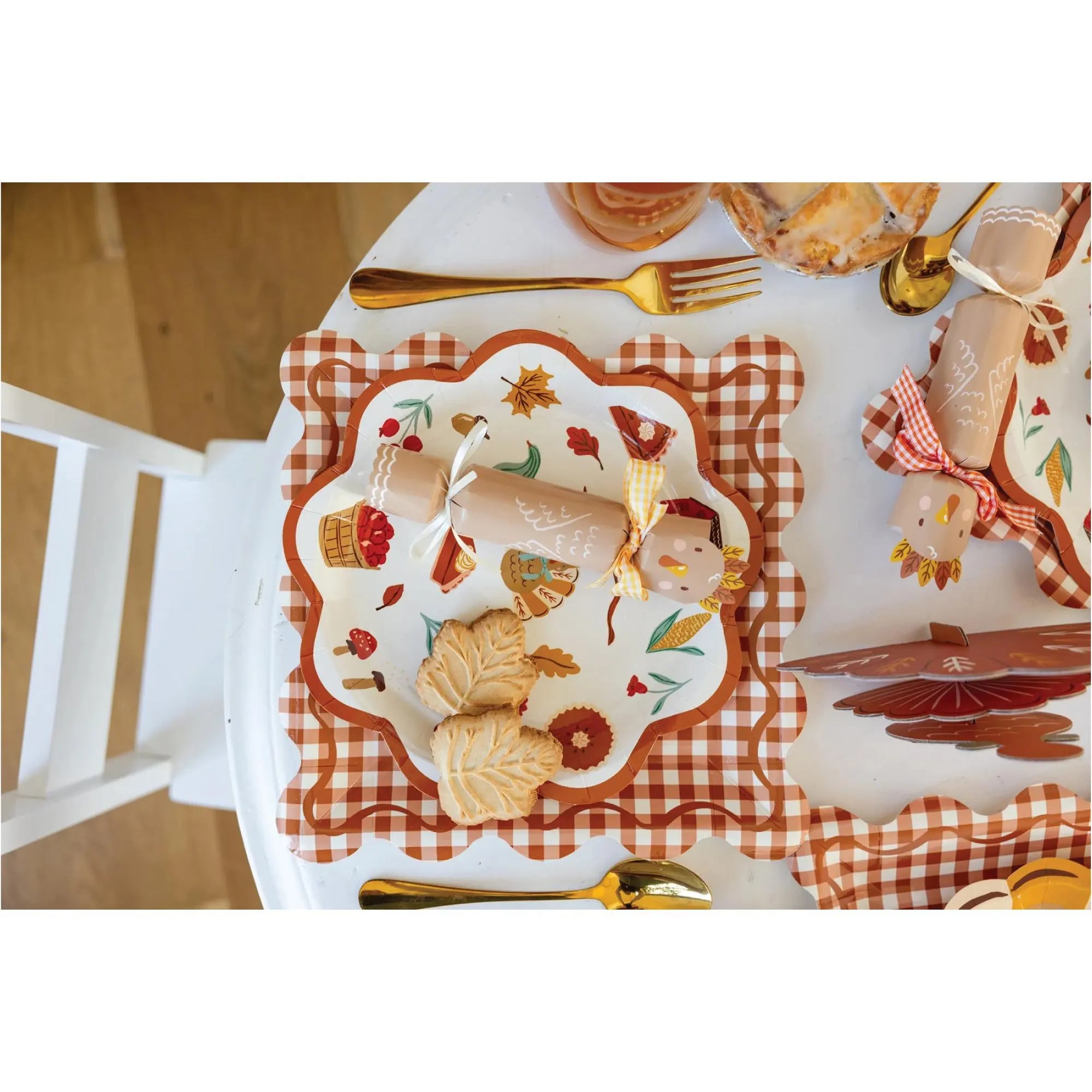 Thanksgiving party crackers for festive holiday place settings