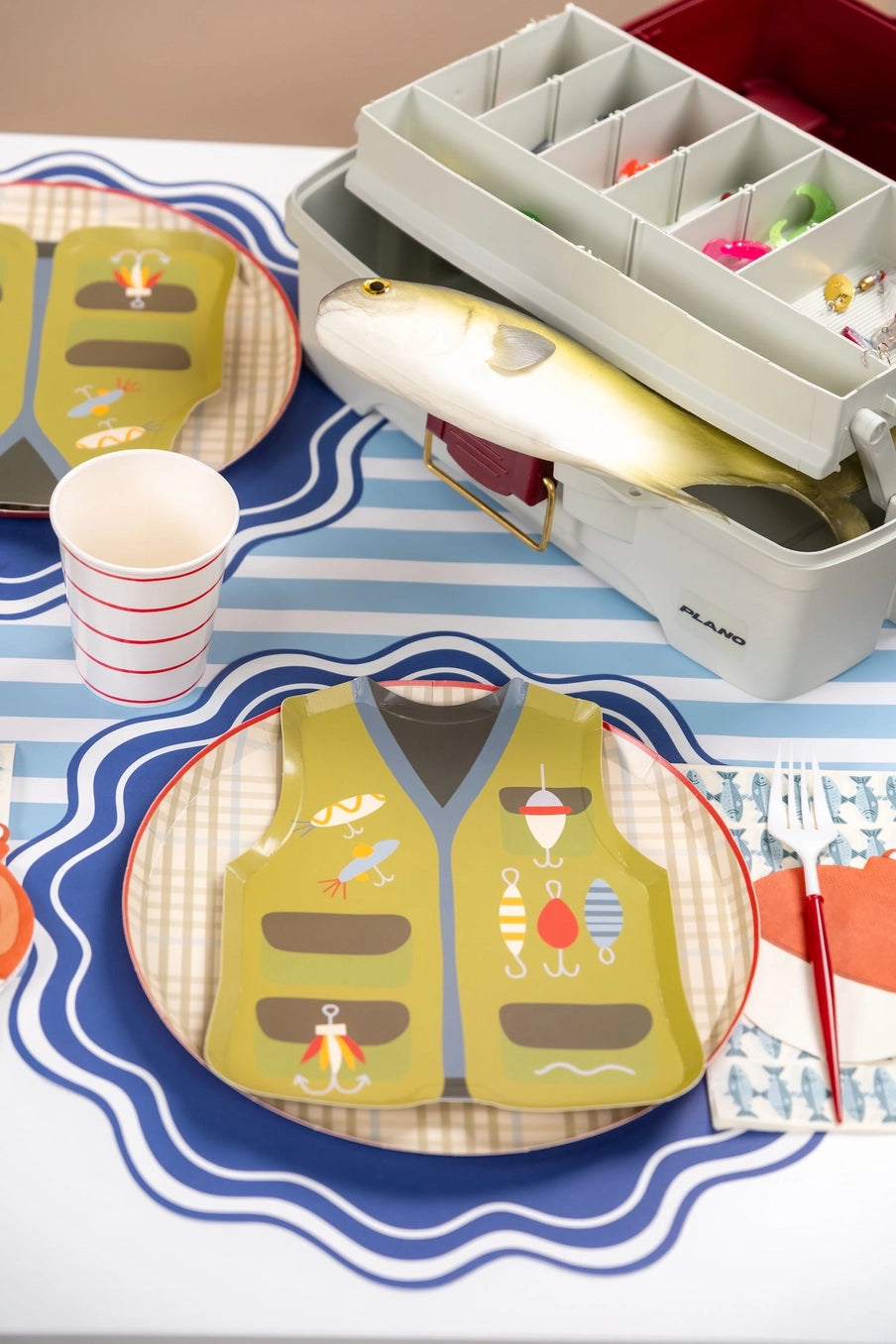 Rustic gingham paper plate for camping parties