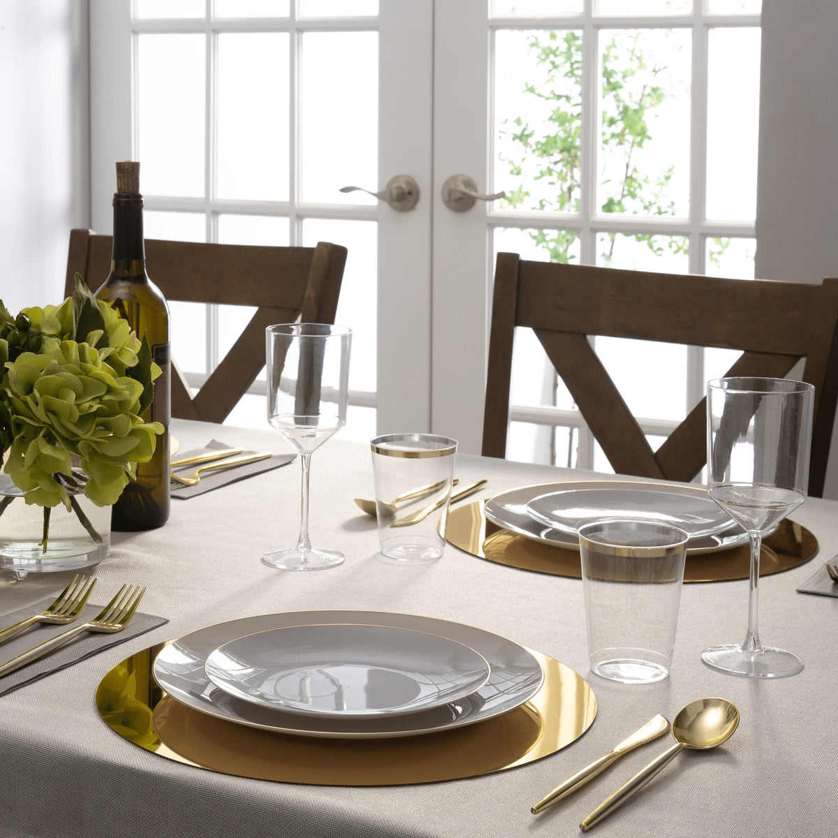 Gray with gold plastic plates from Luxe Party