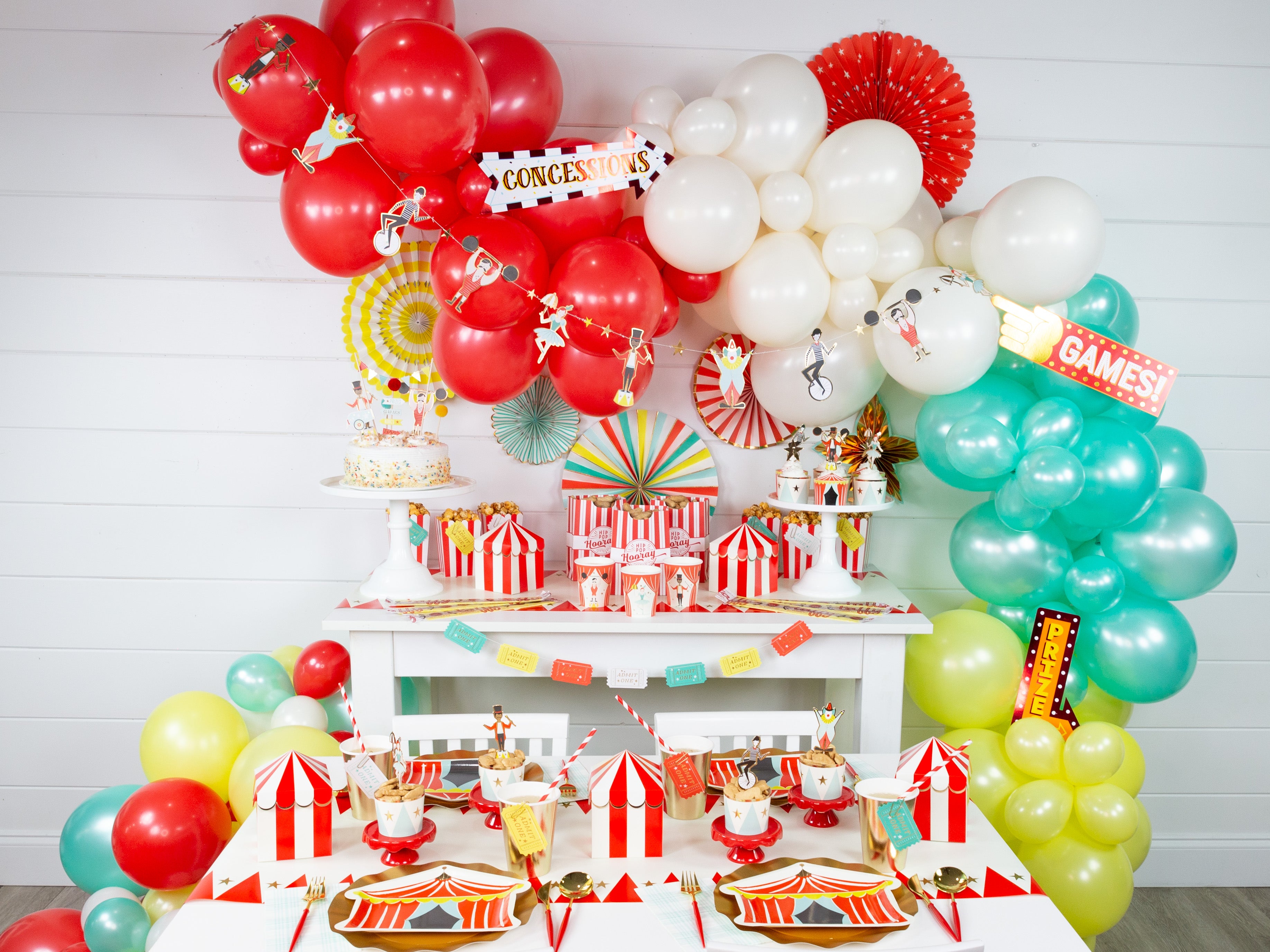 Carnival Paper Table Runner | The Party Darling