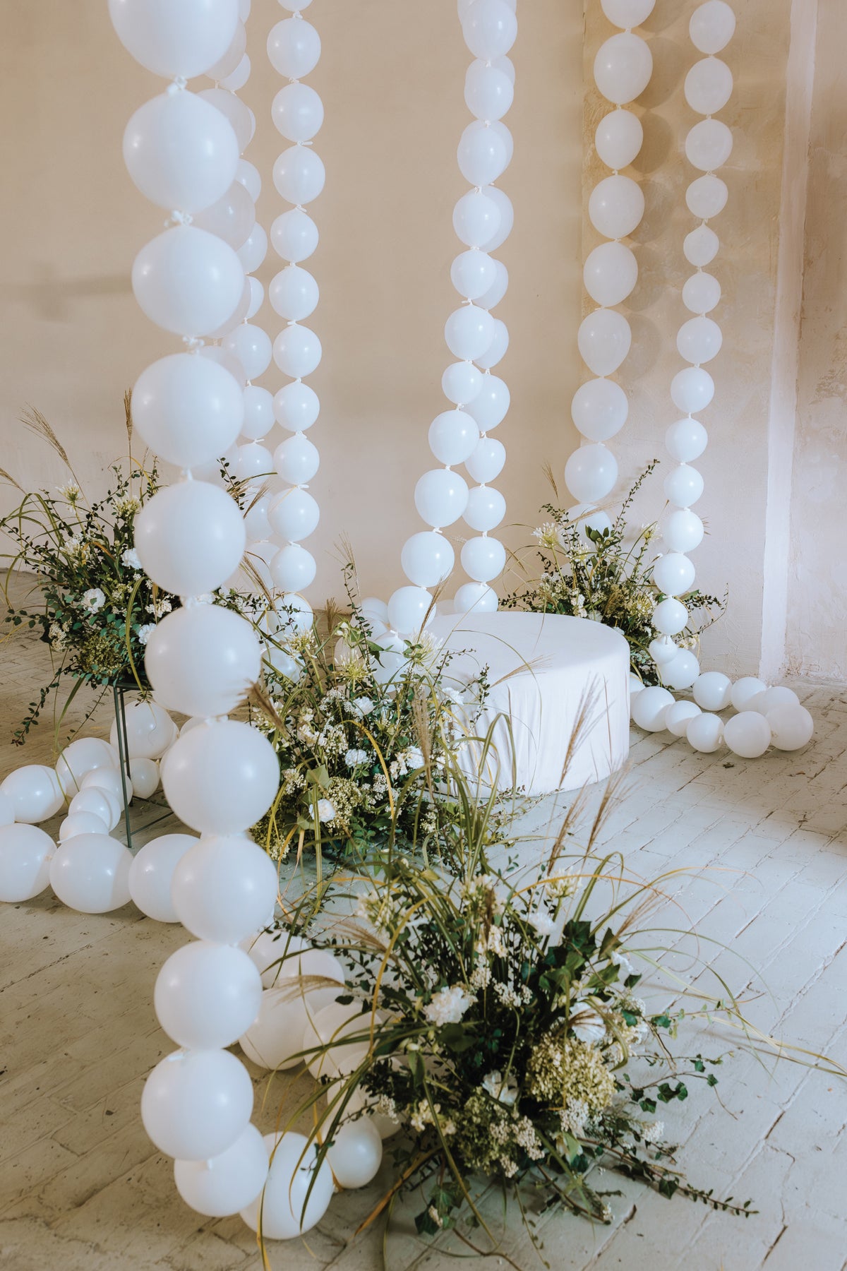 White Linking Latex Balloons 20ct Wedding Decorations