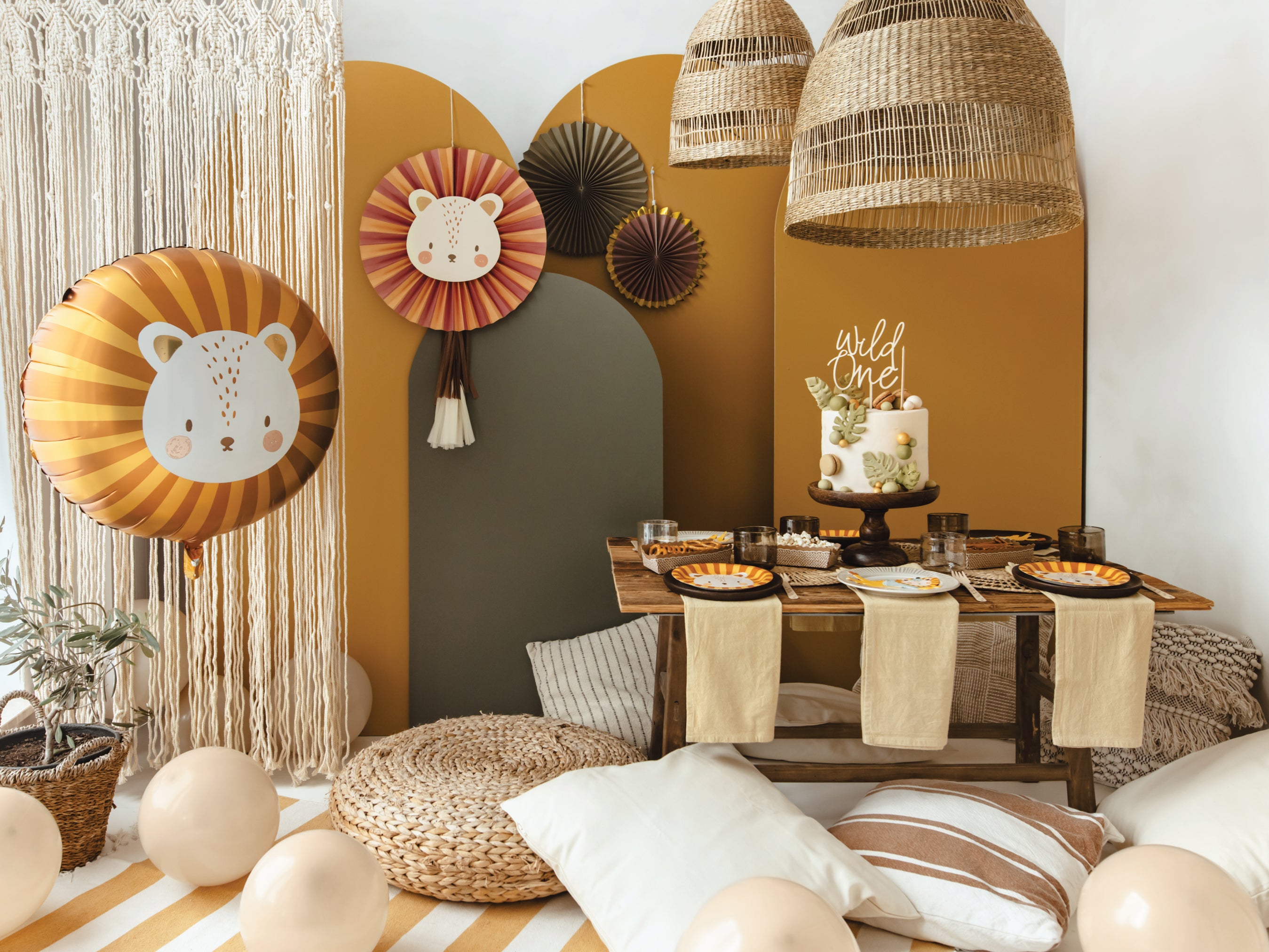 Leo the Lion Balloon 22.5in | The Party Darling