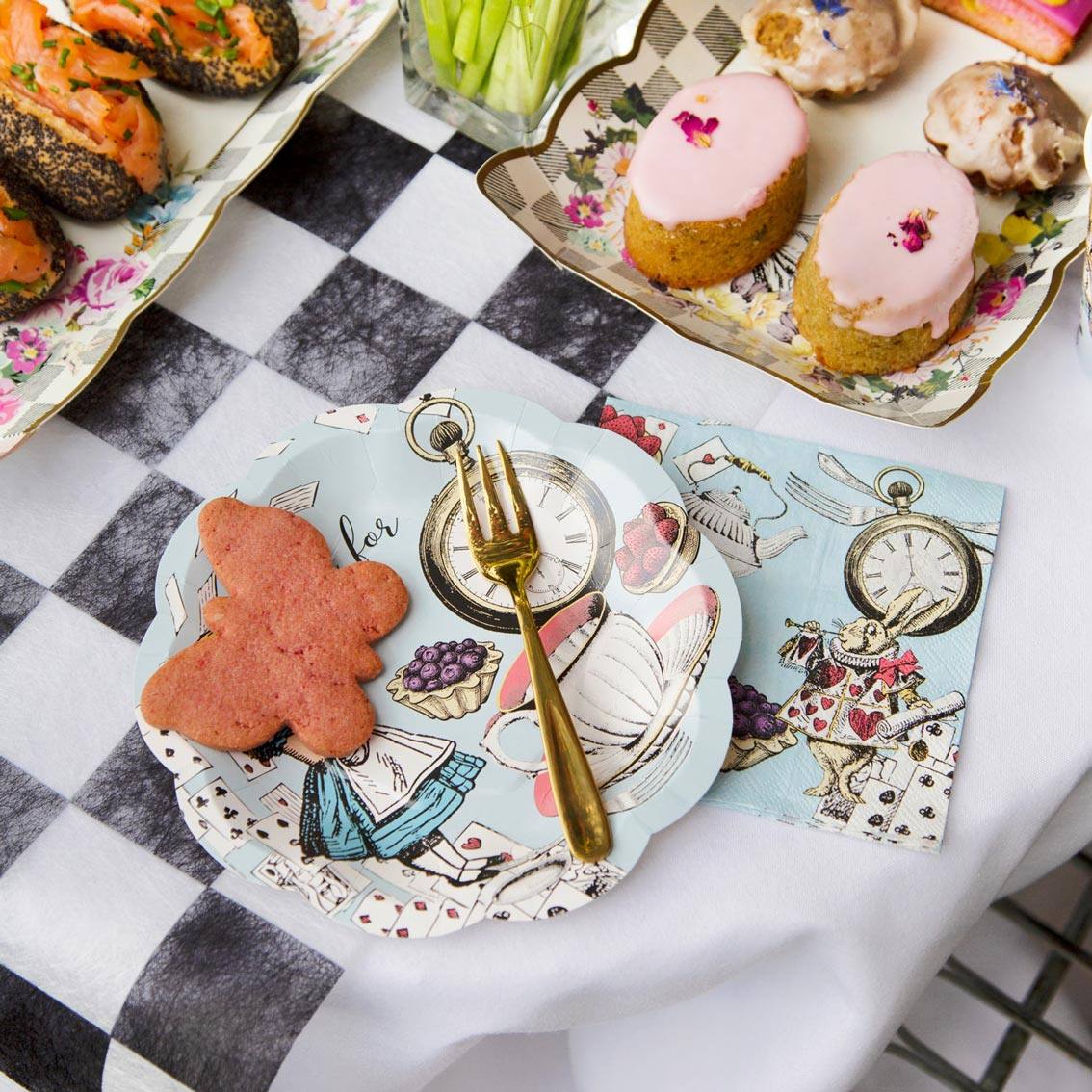 Alice in Wonderland Dessert Plates 12ct - The Party Darling