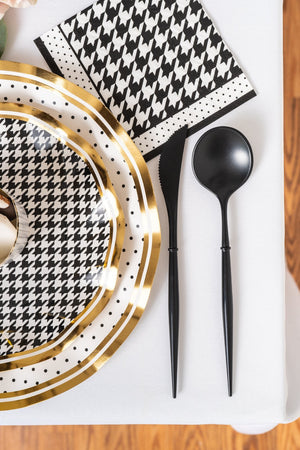 Blanc & Noir Wavy Dinner Plates - The Party Darling