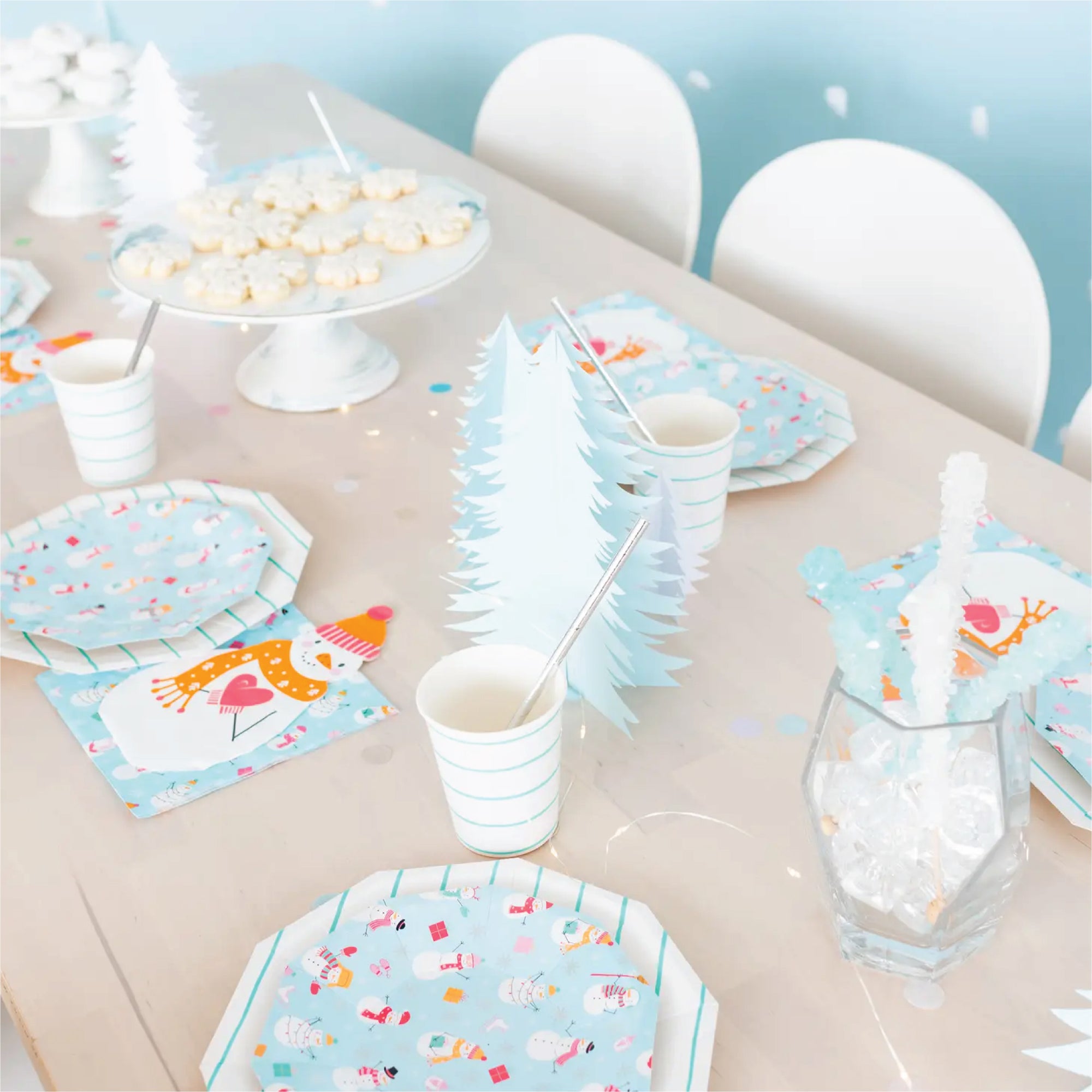 Blizzard Buddies Dessert Plates 8ct Place Setting