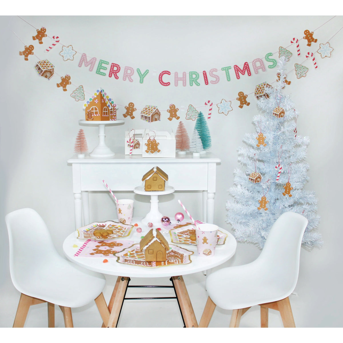 Pink Gingerbread House Cups 12ct Party Set Up