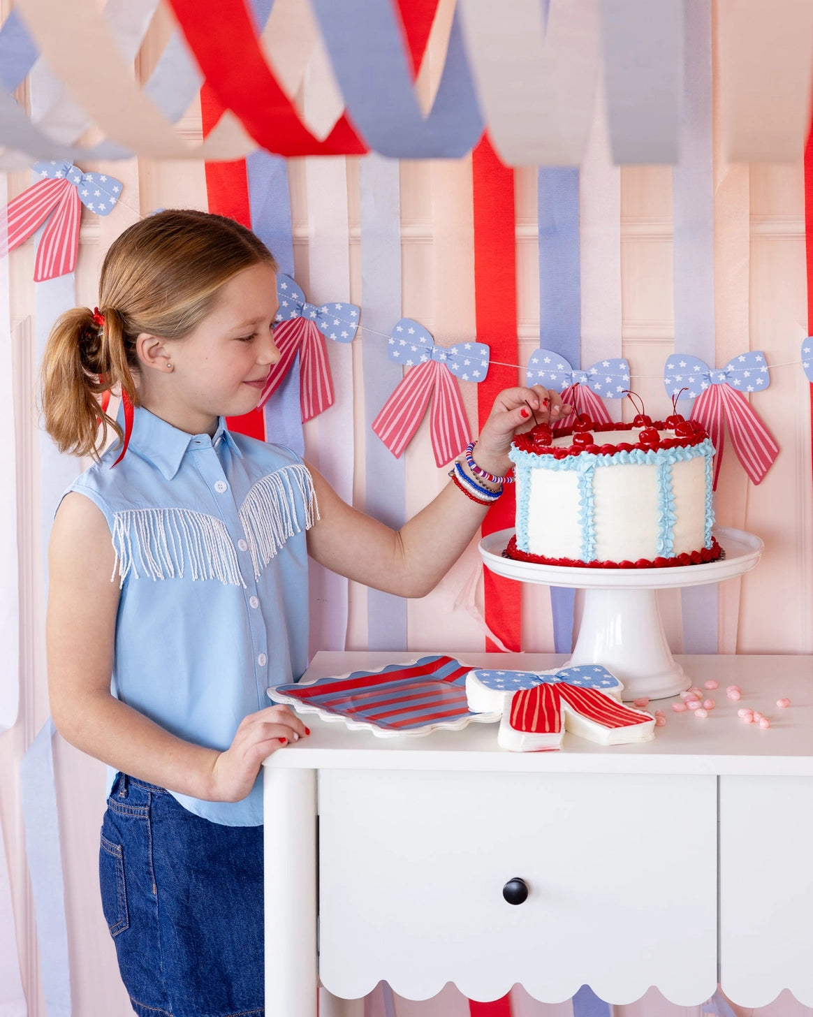 Stars and stripes bow party decorations