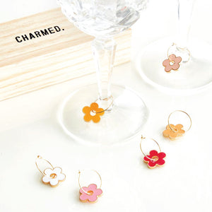 Daisy Wine Glass Charms 6ct Lifestyle