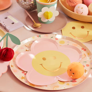 Happy-Face-Flower-Plates-Table-Decor