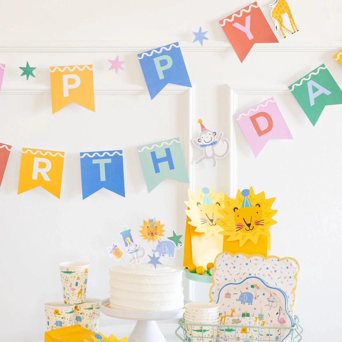 Animal Party banner and tableware