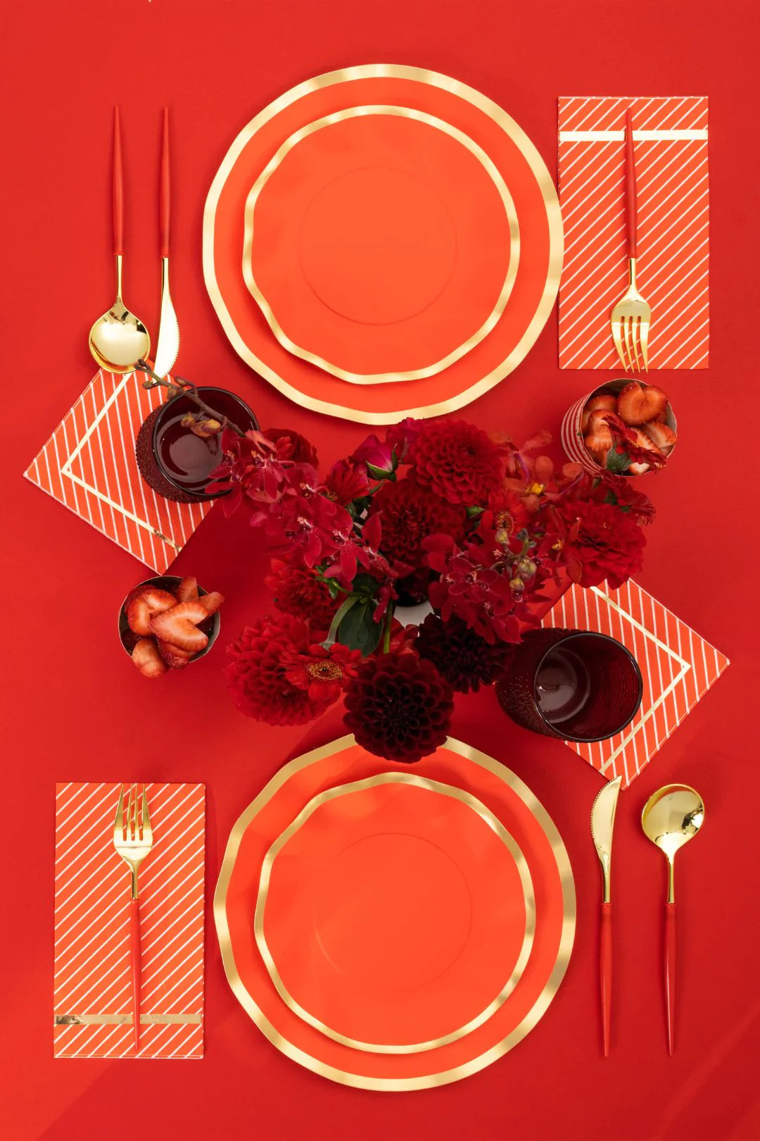 Red Wavy Dinner Plates 8ct | The Party Darling