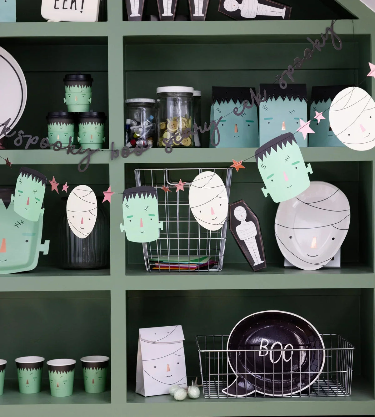 Frankenstein&#39;s Monster &amp; Mummy Halloween Decor | The Party Darling