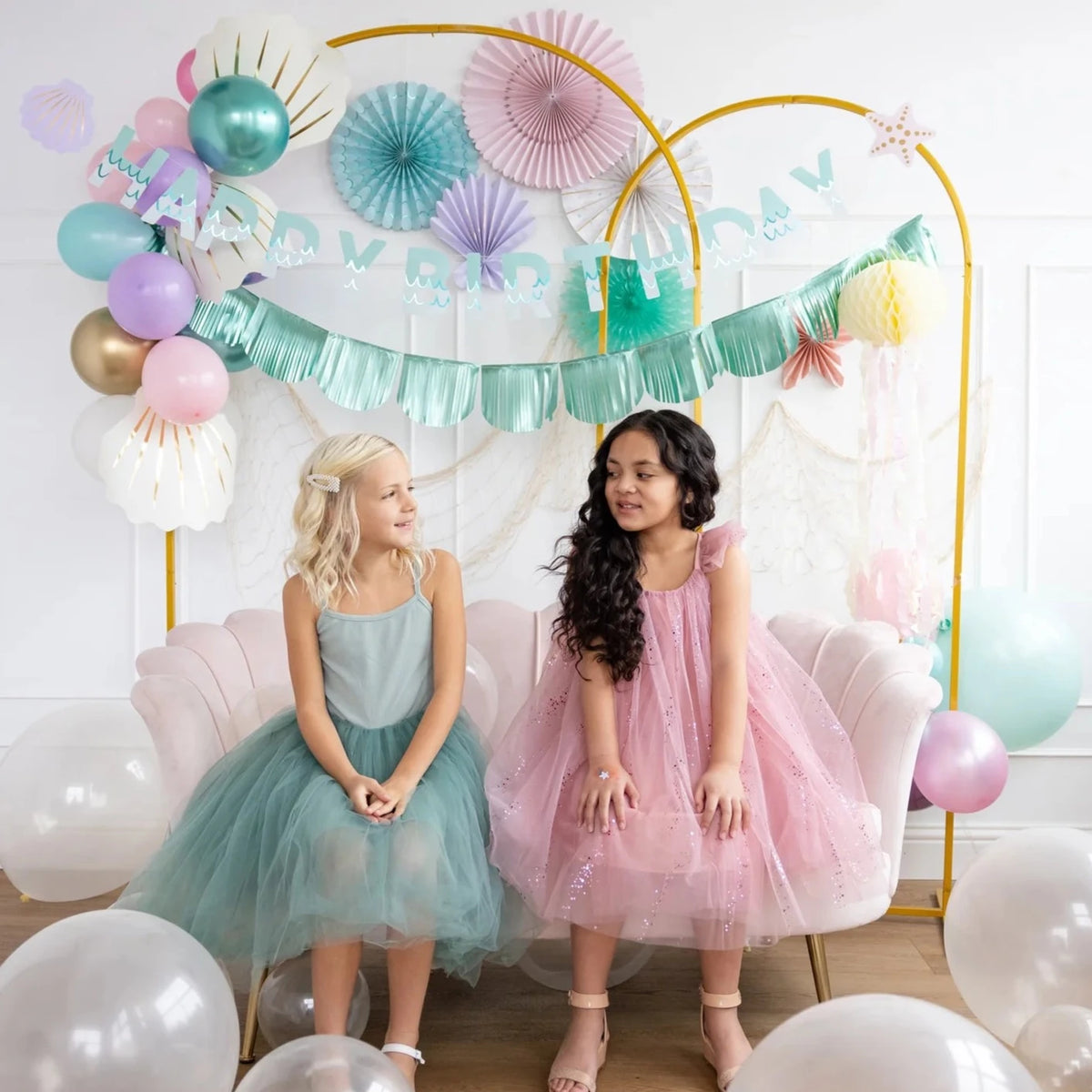 mermaid-birthday-party-fans