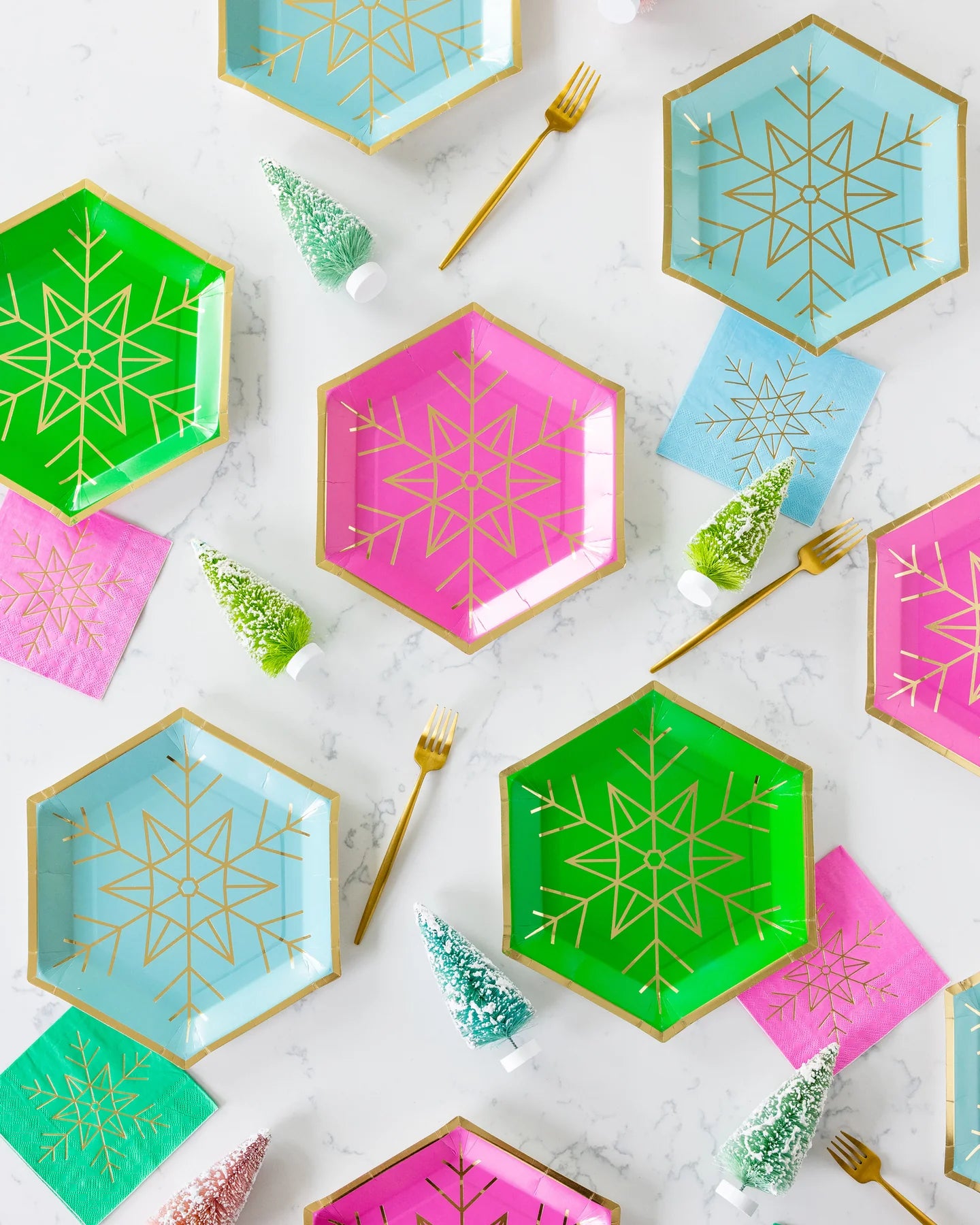 Merry & Bright Snowflake Lunch Plates 9ct | The Party Darling