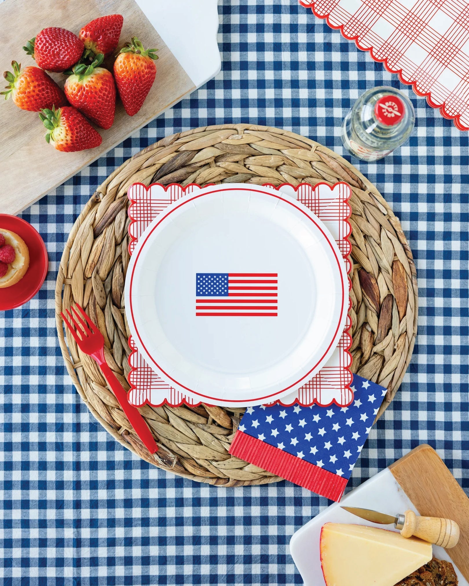 Round American Flag Lunch Plates 8ct | The Party Darling