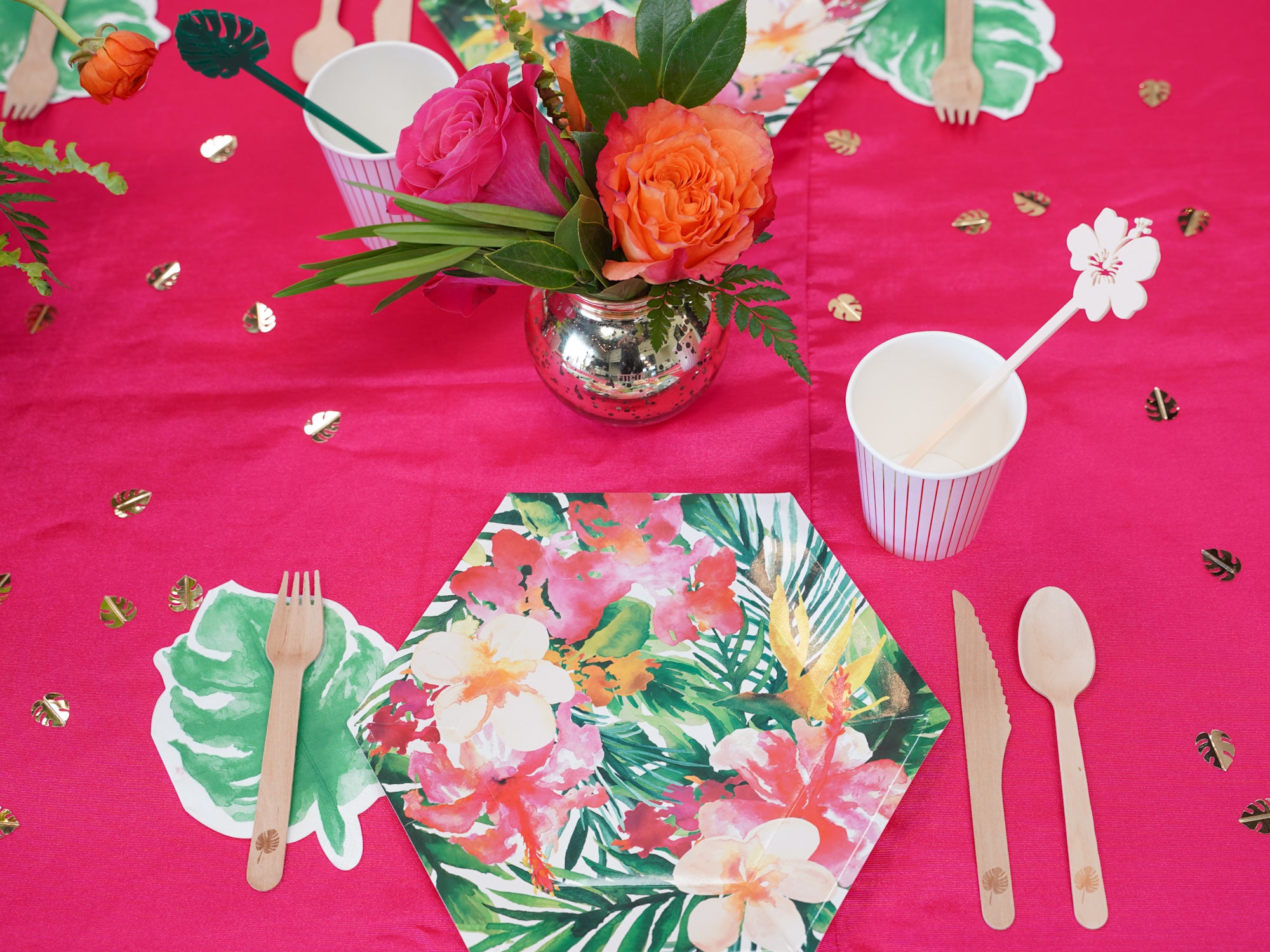 The Party Darling Monstera Leaf Napkins - Thumbnail 2