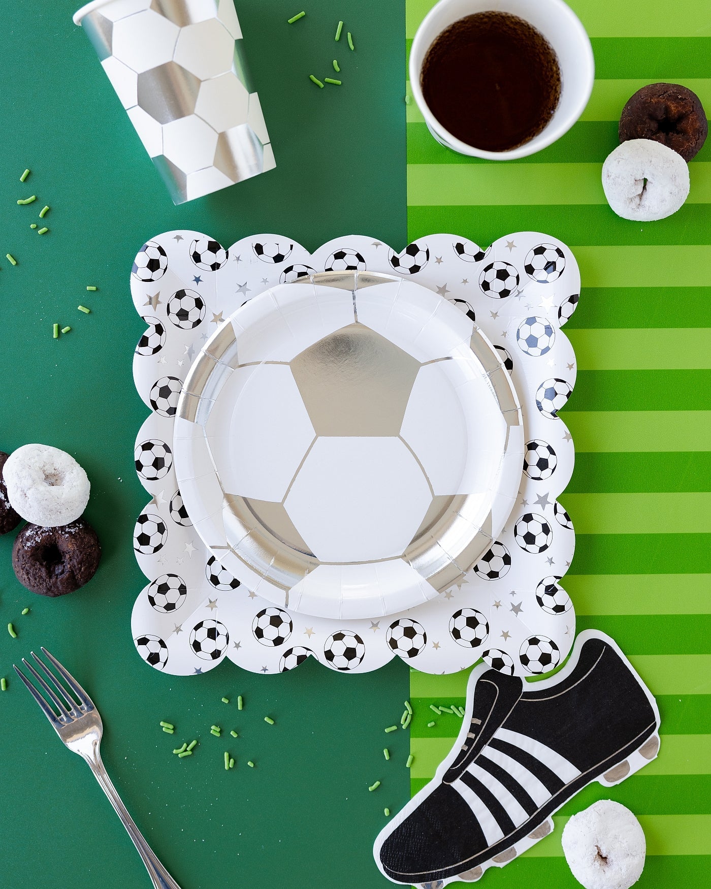 Scattered Soccer Balls Lunch Plates 8ct | The Party Darling