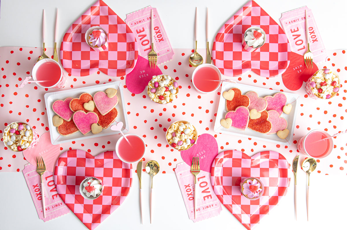 Checkered Valentine&#39;s Day Tablescape