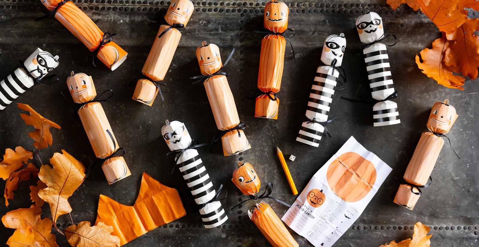 Vintage Halloween Pumpkin Party Crackers 12ct | The Party Darling