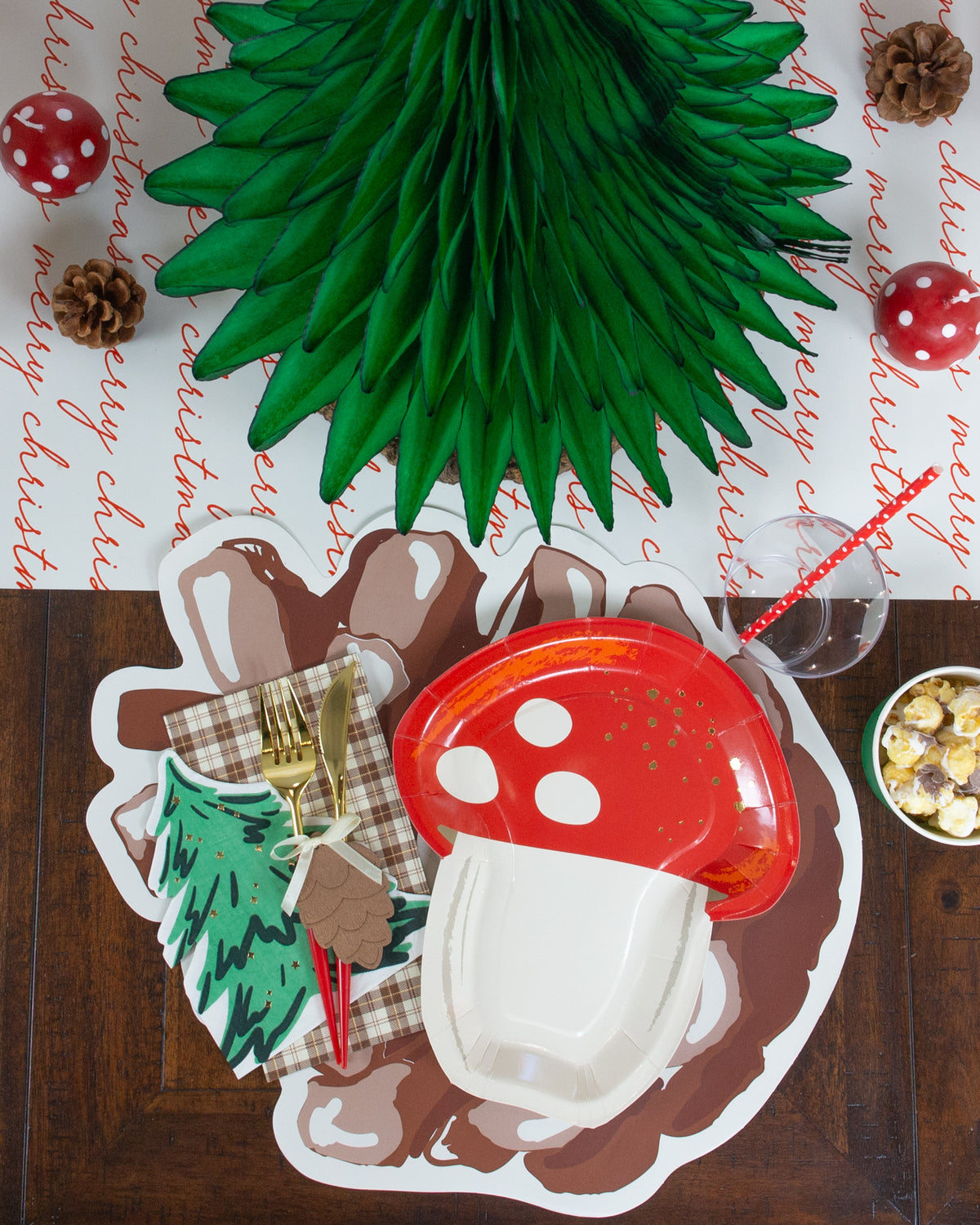 https://thepartydarling.com/cdn/shop/files/woodland-christmas-place-setting_42b38623-02c9-482c-9ae8-7e59d5b6bc7a_1200x.jpg?v=1701226040