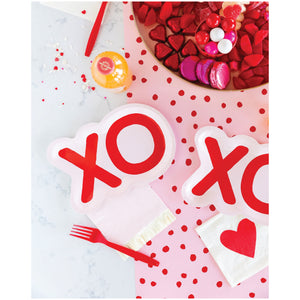 XO Shaped Lunch Plates 8ct Table Set Up