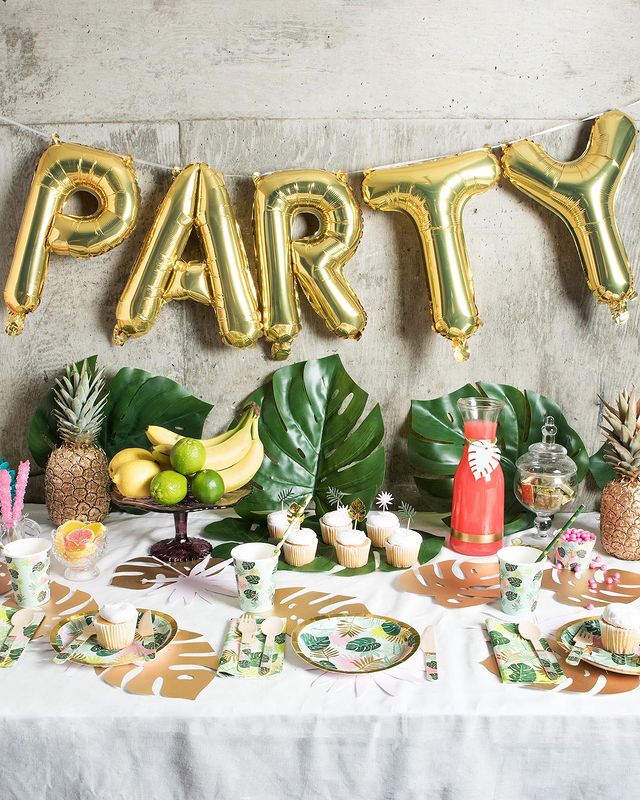 Tropical Luau Party Supplies and Decor
