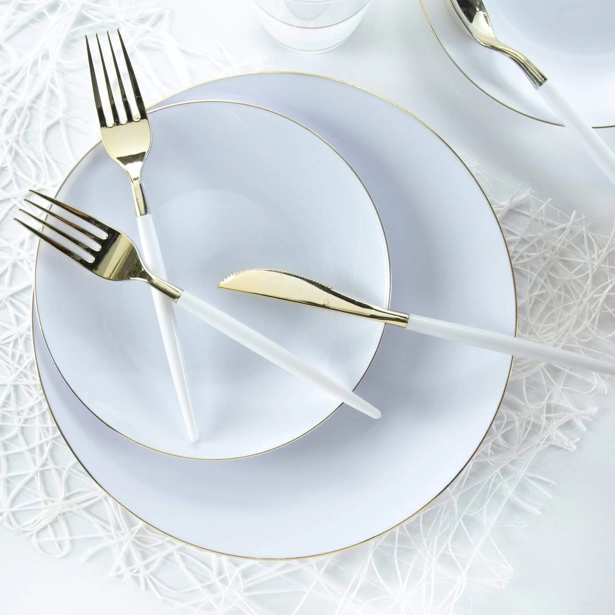 White With Gold Rim Plastic Dinner Plates 10ct | The Party Darling